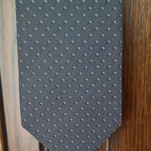Gray tie like new condition