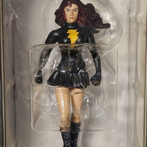 Mary Marvel Eaglemoss DC collectible figure new