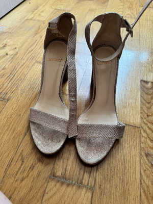 Pink iridescent sandals like new, size 37