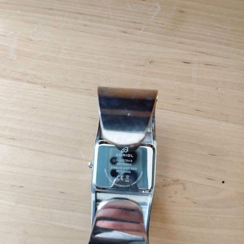 Wristwatch women's silver new, battery replacement needed
