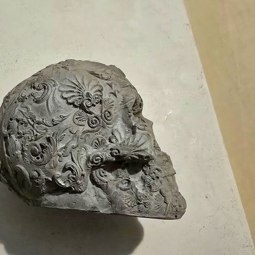 Handmade concrete gothic skull decoration, grey
