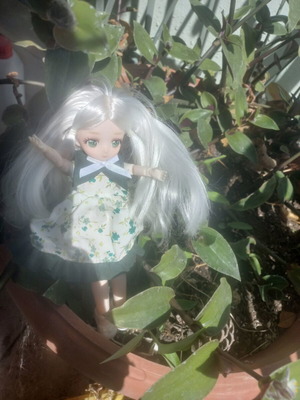 Articulated Anime Style Fashion Doll 30 cm like new
