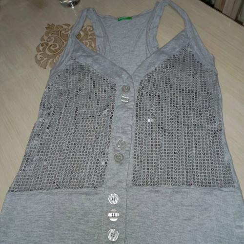 Benetton sleeveless top with silver sequins like new M-L