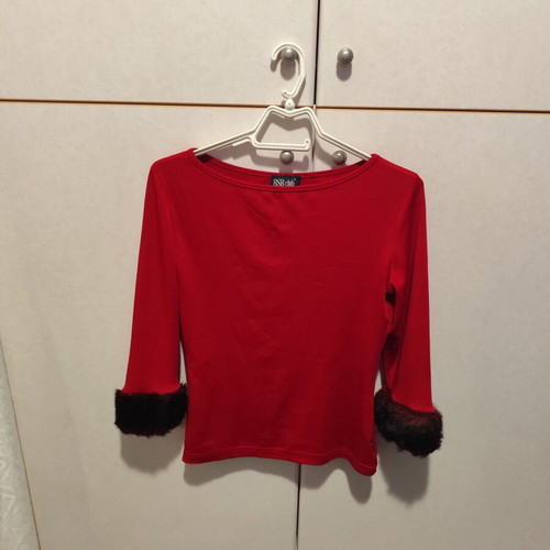BSB blouse used red with fur details on cuffs