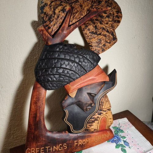 Wooden Hanging African Folk Art Ghana 1970 like new, hand-carved 50x28cm