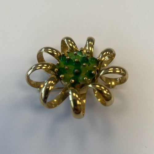 Vintage gold-plated flower brooch used, green accents