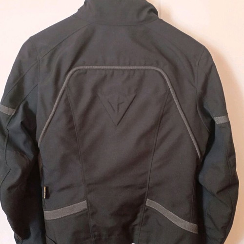 Dainese women's motorcycle jacket like new with protectors and thermal lining