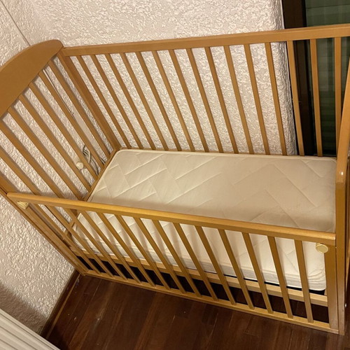 Lito wooden baby cot like new with mattress