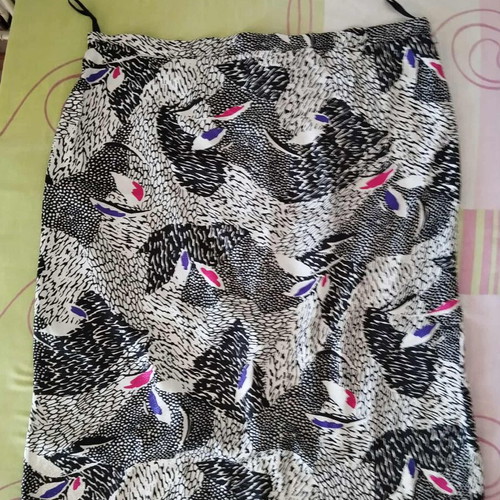 Handmade print skirt like new with lining and buttons