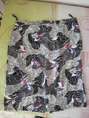 Handmade print skirt like new with lining and buttons