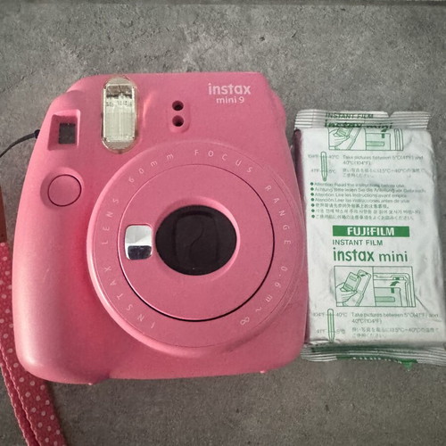 Fujifilm Instax Mini 9 instant camera like new, pink