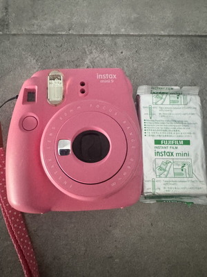 Fujifilm Instax Mini 9 instant camera like new, pink