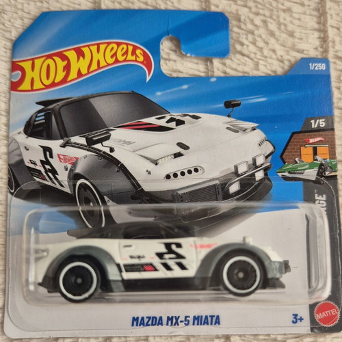 Mazda MX-5 Miata Hot Wheels toy car white new