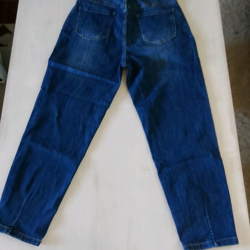 Jean mom fit size M like new, blue