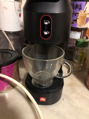 Espresso καφετιέρα Illy σαν καινούργια με κάψουλες Illy