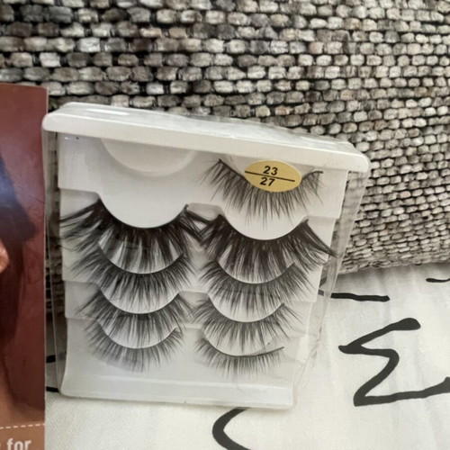 Sanishi Eyelash Set like new with tweezers and various sizes