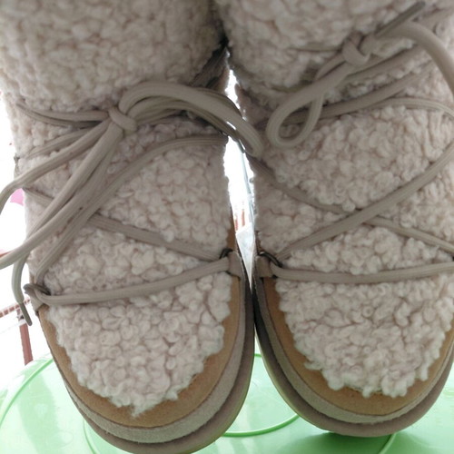 Boots with fur size 40 like new, beige and brown