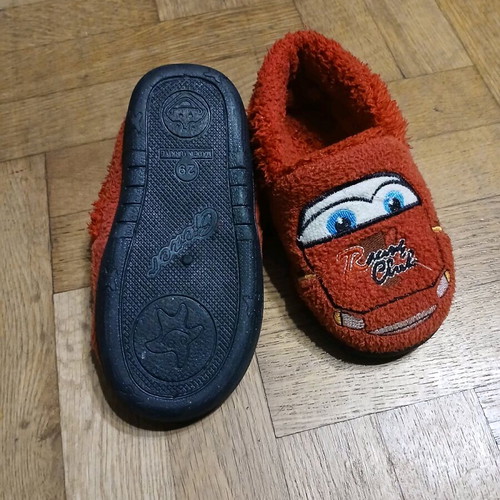 Slippers size 29 used, red, very good condition
