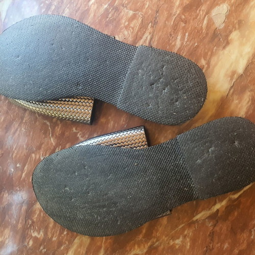 A.L.E. sandals size 40 like new, black and silver