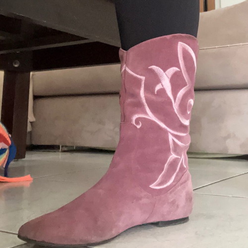 Purple suede boots with embroidery size 36