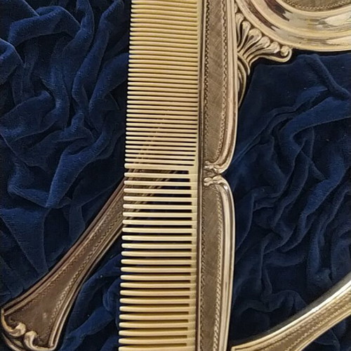 Vintage silver 800 vanity set like new in luxury velvet case