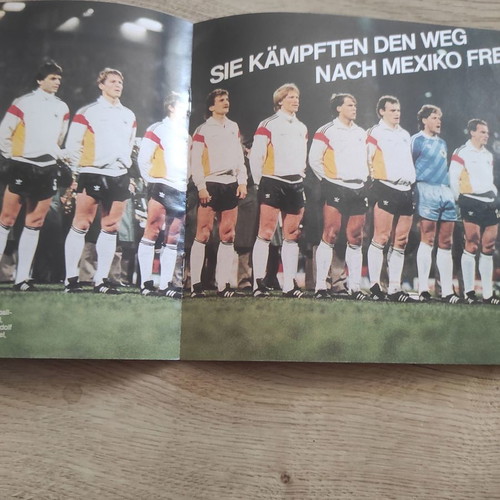 2 Albums with stickers World Cup 82 and 86 not Panini