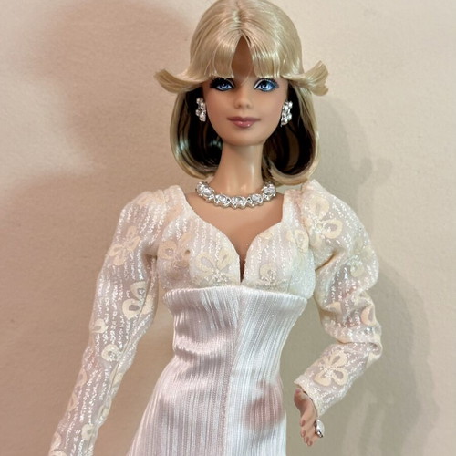 Barbie Collector Dynasty Krystle Doll Mattel 2010 like new