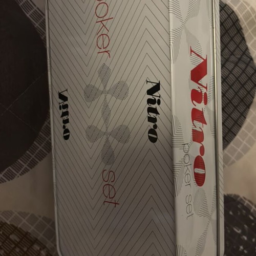 Poker set like new from Nitro magazine
