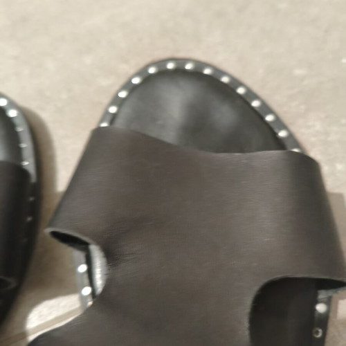 Voi & Noi Black Flat Sandals Size 37 Like New