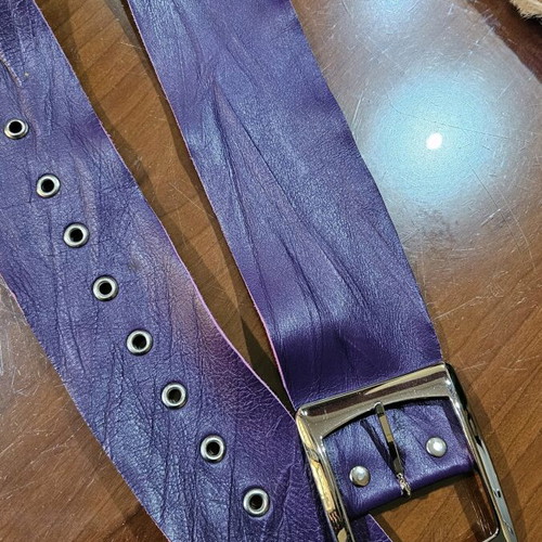 Vintage belt with large buckle like new, purple, size 90