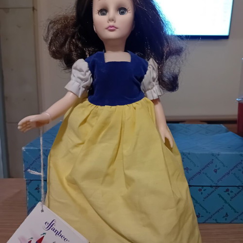 Enffanbee Snow White doll like new