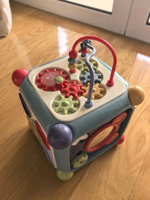 Toy learning activity cube like new