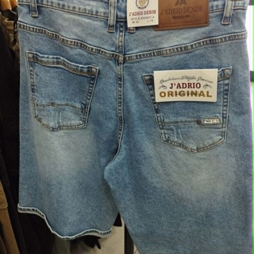 Men's denim bermuda shorts elastic with light abrasions