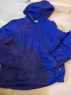 Benetton windbreaker jacket blue like new for girls