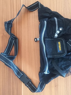 Traveller waist bag with multiple compartments, black