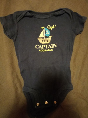 Carter's onesie size 6M like new