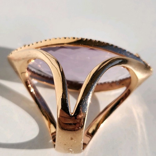 Gold 18K ring with amethyst and 38 diamonds used