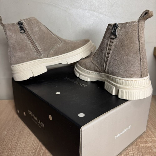 Babywalker suede boots size 28 new, beige and grey