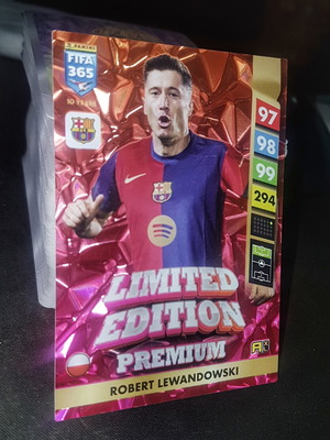 Robert Lewandowski Premium Limited Edition 2025 Panini Adrenalyn XL FIFA 365 card like new