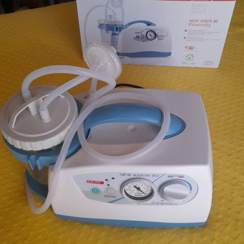 New Askir suction device new with 61 catheters gift