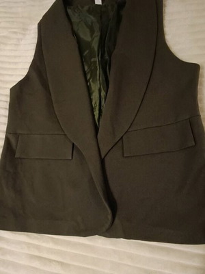 Khaki vest like new with satin lining, size S