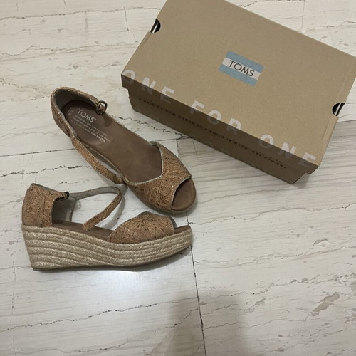 Toms high espadrilles new, beige