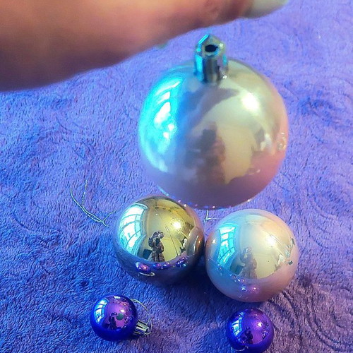 Set of 7 Christmas baubles in purple and pink shades