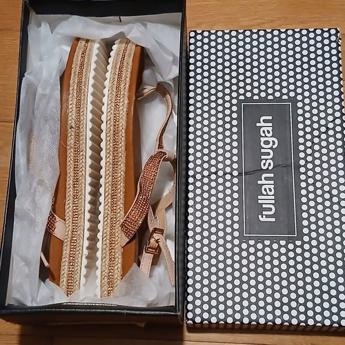 Fullah Sugah women's sandals new, size 37, beige and gold