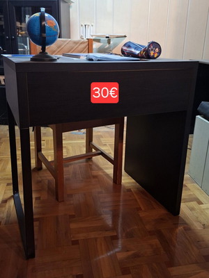 Micke desk like new