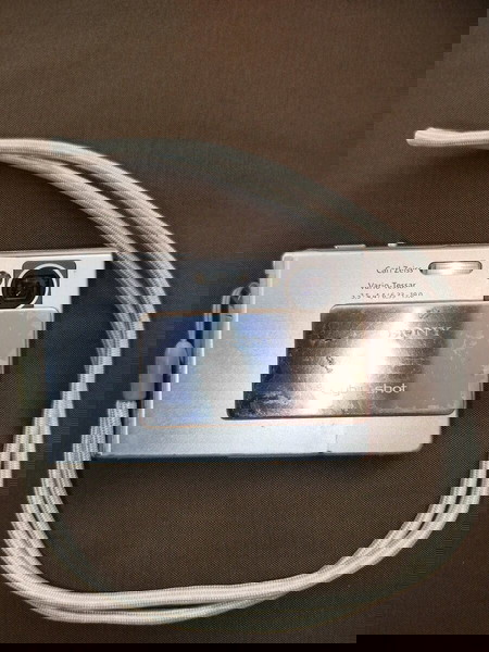 Sony Cyber-shot DSC-T7 5.1MP Digital Camera - Silver