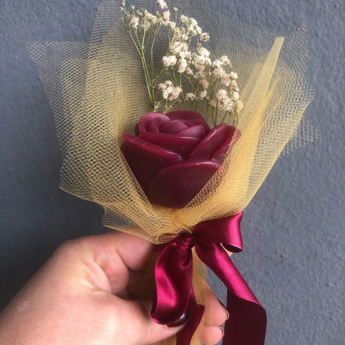 Rose bomboniere new with candle and gypsophila