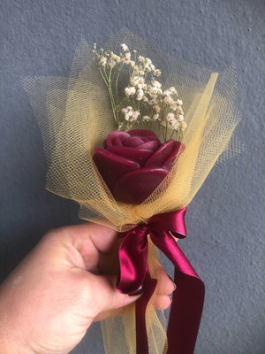 Rose bomboniere new with candle and gypsophila
