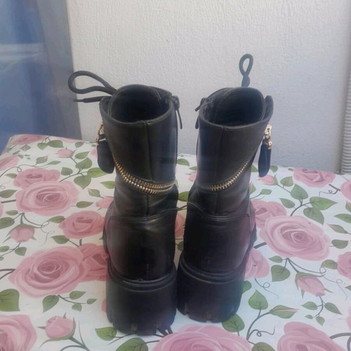 Black boots with gold zipper size 38, used, 5 cm heel