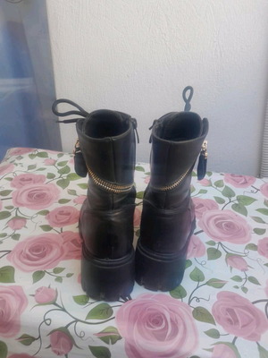 Black boots with gold zipper size 38, used, 5 cm heel
